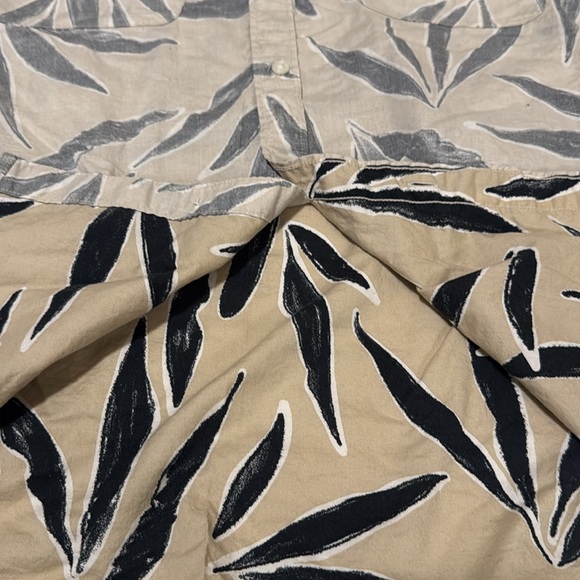 Like new men’s XXL American eagle button down shirt sleeve (999) - Picture 3 of 6